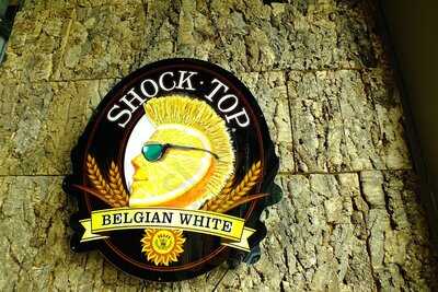 Giovanni's Bar And Restaurant