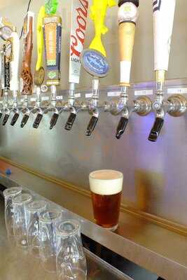 Giovanni's Bar And Restaurant