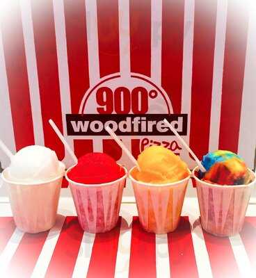 900 Degrees Woodfired Pizza