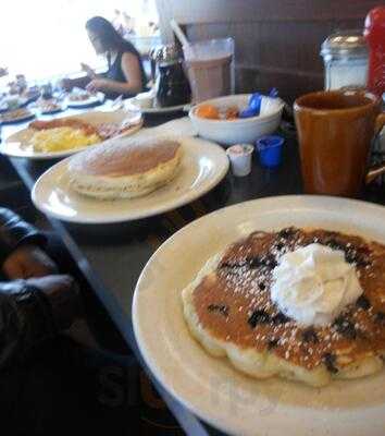 Cozy Corner Restaurant & Pancake House