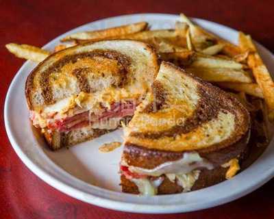 Coach's Bottleshop & Grill