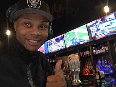 Pit Road Bar & Grill