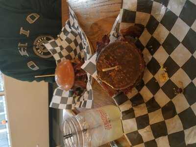 Pit Road Bar & Grill