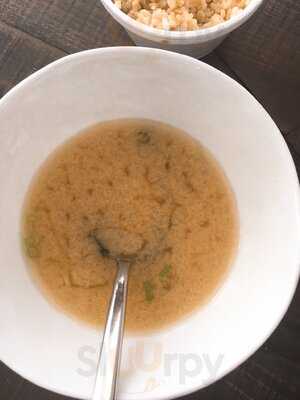 Lakeview Pearl Sushi Bar And Asian Bistro