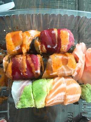 Lakeview Pearl Sushi Bar And Asian Bistro