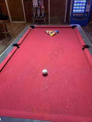 Rootie's Sports Bar And Grille