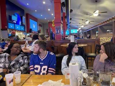 Rootie's Sports Bar And Grille