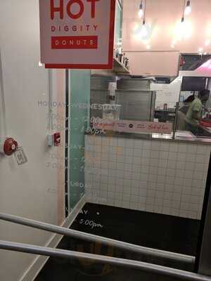 Hot Diggity Donuts