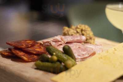 Poka Lola Social Club