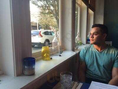 Yanni's Greek Restaurant