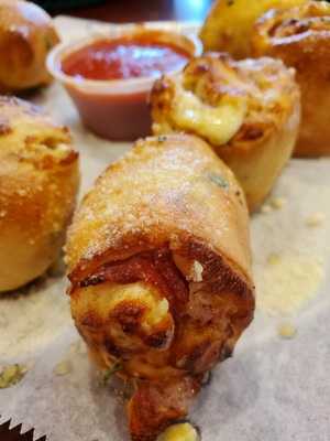 Porto Fino Pizzeria & Gyro