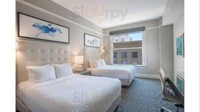 The Lounge At Magnolia Hotel