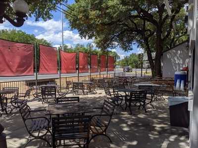 Pour House Pints And Pies