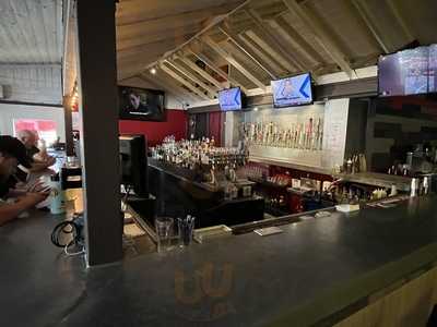 Pour House Pints And Pies