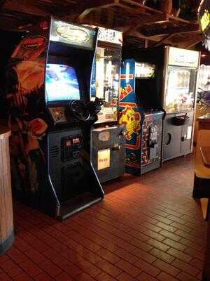 Mama's Famous Pizza & Heros Magee