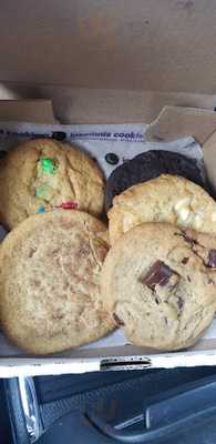 Insomnia Cookies