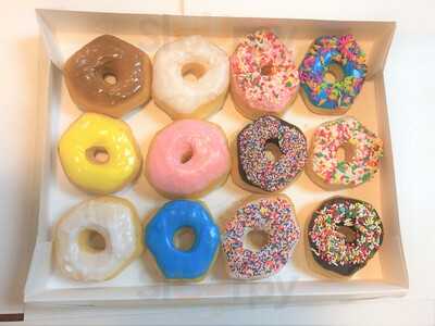 Central Donuts And Bakery