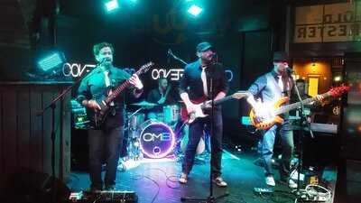 Baxter's 942 Bar & Grill