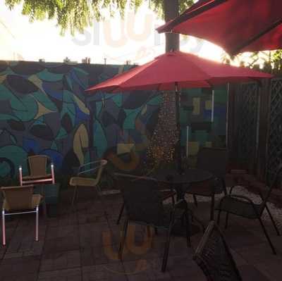 Petra's Piano Bar And Cabaret