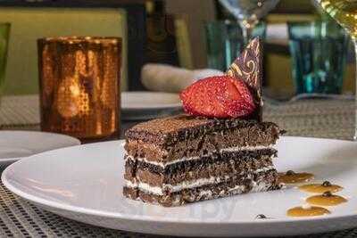 Ventanas Restaurant Bar & Lounge