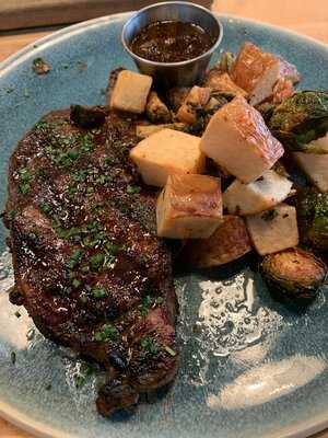 Hearthstone Kitchen & Cellar