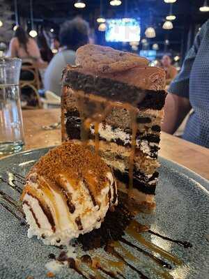 Hearthstone Kitchen & Cellar