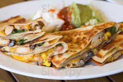 Rusty Bucket Restaurant And Tavern