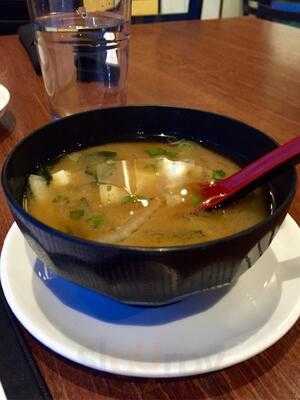 Billy Beach Sushi & Bar