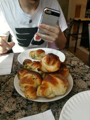 Franco & Luigi's Pasteria