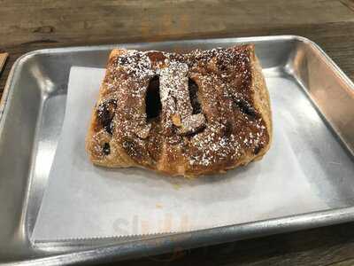 Tm Breads & Pastries