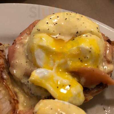 Bailey's Breakfast & Lunch