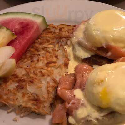 Bailey's Breakfast & Lunch