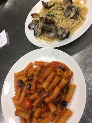 Roma Restaurant & Deli