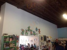 Hodgepodge Coffee House And Gallery