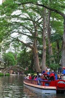 San Antonio Dinner Cruises
