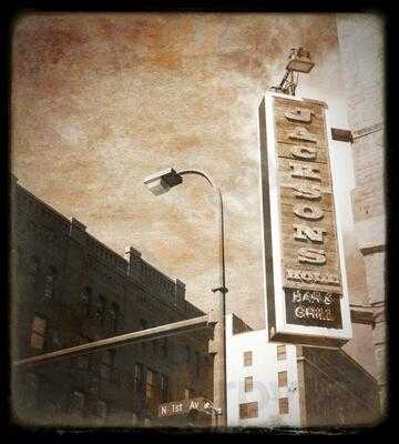 Jackson's Hole Bar & Grill