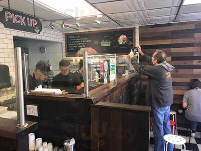 45th Stop N Shop & Poke Bar