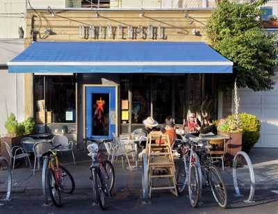 Universal Cafe