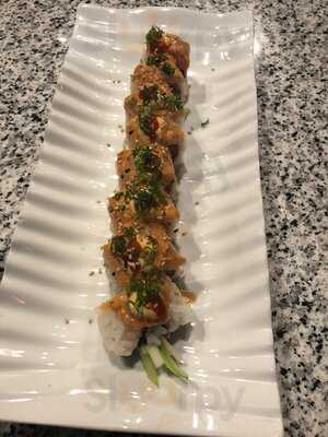 Fareast Fuzion Sushi Bar & Lounge