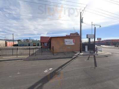 Fareast Fuzion Sushi Bar & Lounge