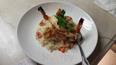 Nora's Park Bench Cafe