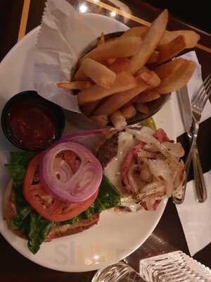 Connolly's Pub & Restaurant