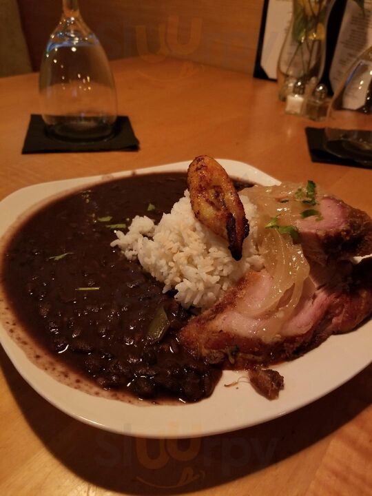 Geo's Cuban Bar & Grill