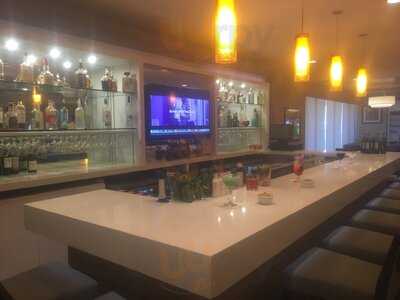 Madera's Restaurant And Bar