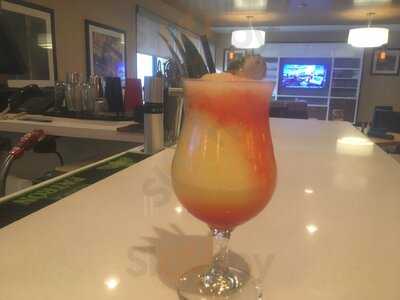 Madera's Restaurant And Bar