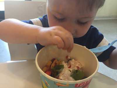 Tuttie Frutti Frozen Yogurt