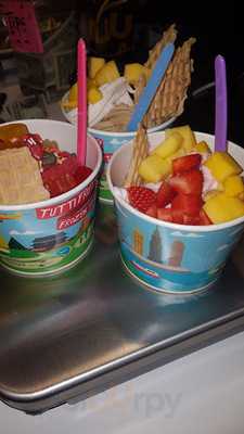 Tuttie Frutti Frozen Yogurt