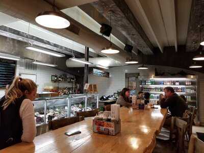 Hi Tide Poke & Raw Bar