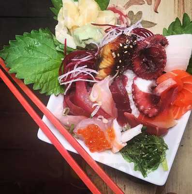 Sushi San & Thai Jai Dee