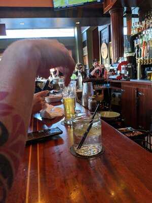 The Deluxe Bar And Grill